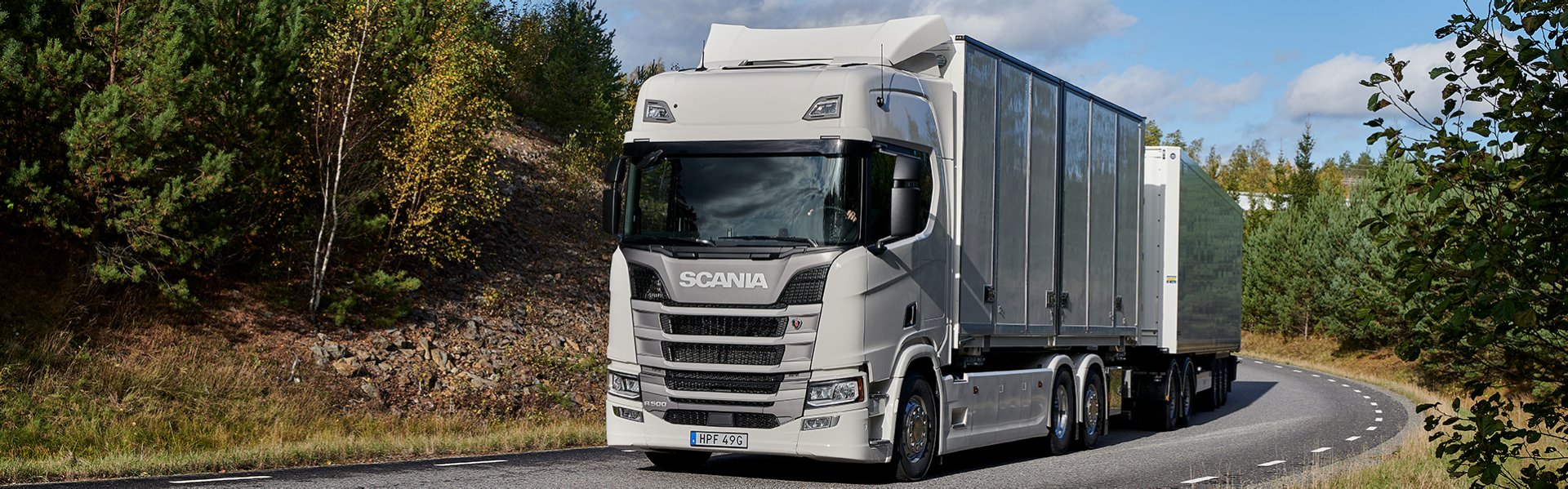 Scania R Series Grilles: Heavy-Duty Aftermarket Replacement | Debris-Resistant Design