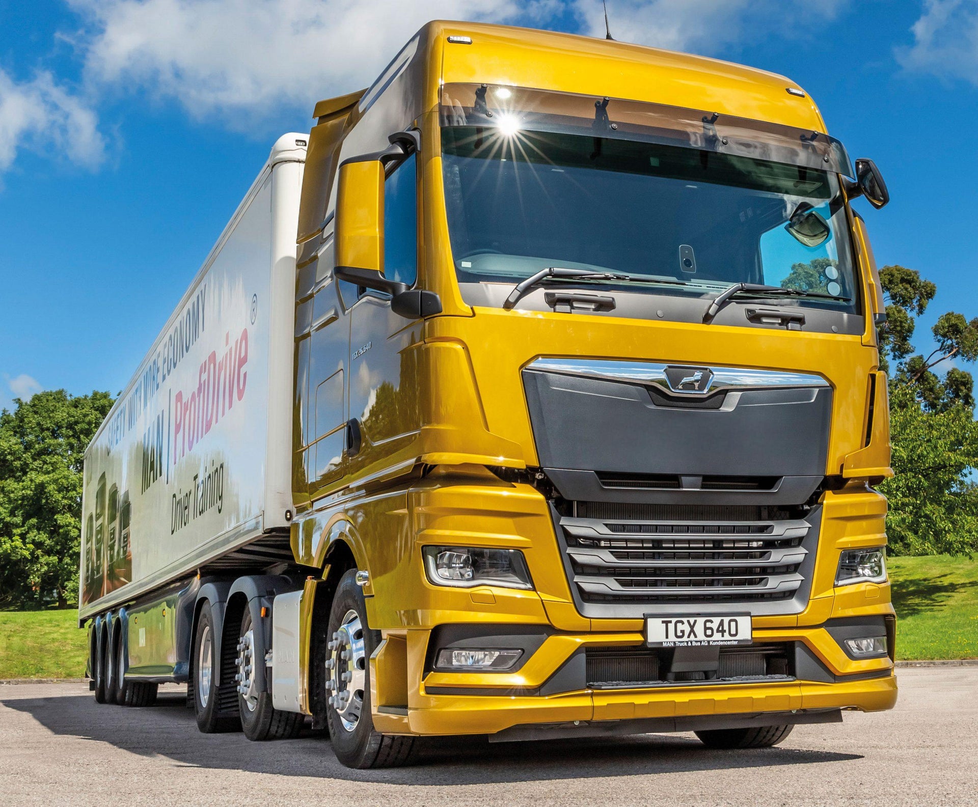 MAN TGX Headlights | OEM-Compatible Heavy-Duty Truck Lighting Solutions